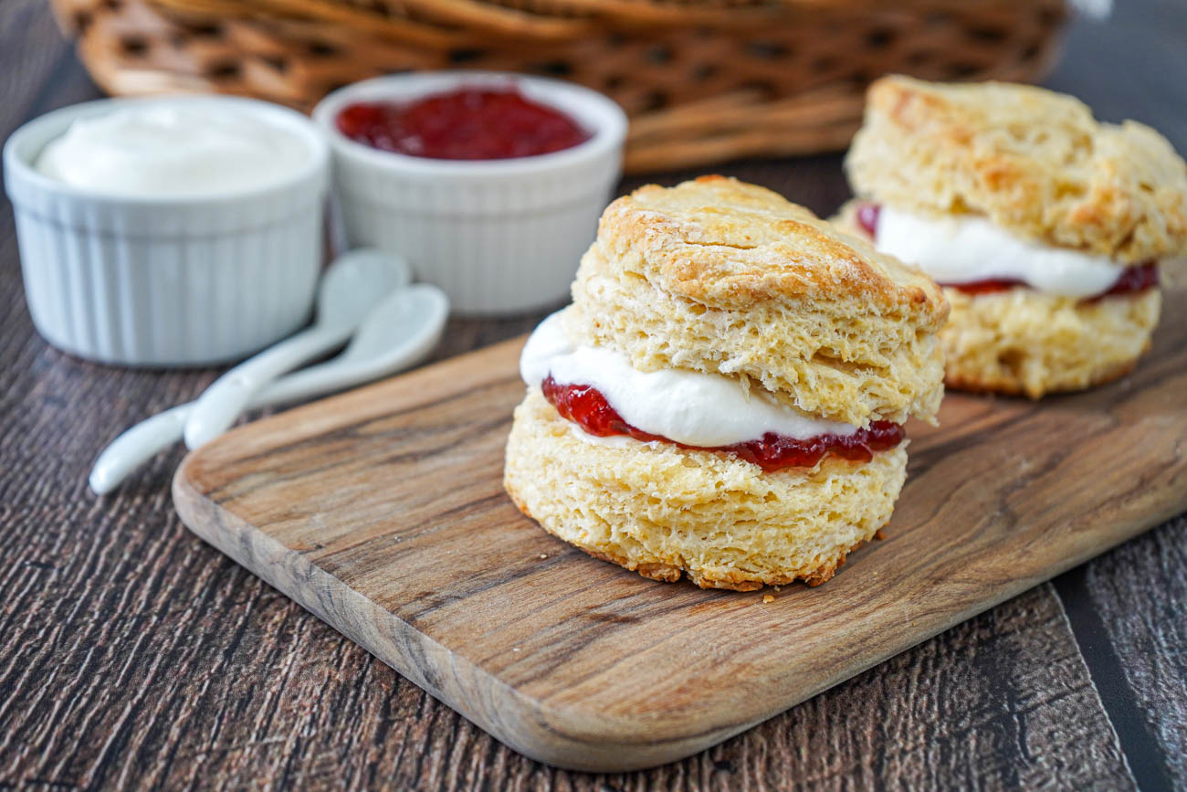 Special Breakfast: Scones with Jam and cream